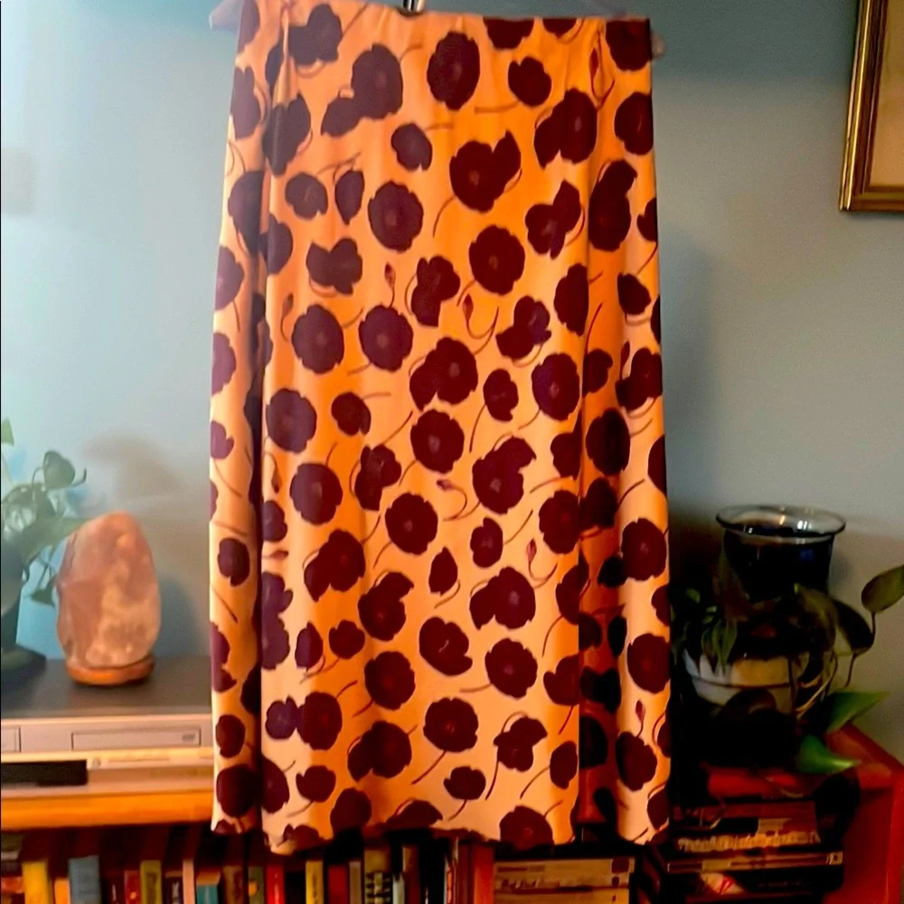 Ann Taylor silky slip skirt - Picture 1 of 6